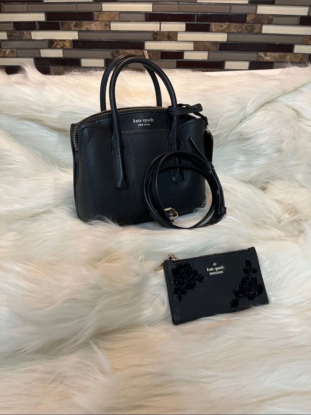 kate spade black pebbled leather mini satchel crossbody with floral wristlet